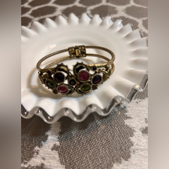 Goldtone Cuff Bracelet Victorian Coventry Vintage Multi Color Stone signed - Picture 2 of 16